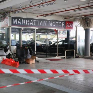 Manhattan Motor shuts down, car buyers may lose tens of thousands of dollars
